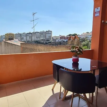 Relax In For 4 People With Terrace And Parking Lägenhet