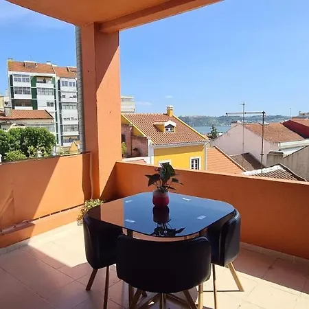 Lägenhet Relax In For 4 People With Terrace And Parking *