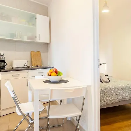 아파트 Relax In For 4 People With Terrace And Parking
