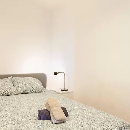 Relax In For 4 People With Terrace And Parking דירה ליסבון