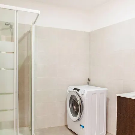 Relax In For 4 People With Terrace And Parking * ליסבון