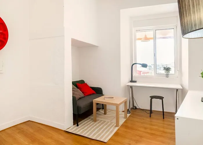Relax In For 4 People With Terrace And Parking * ליסבון